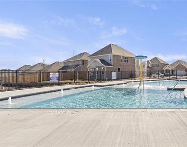 1825 Plymouth Drive - Photo Thumbnail 20