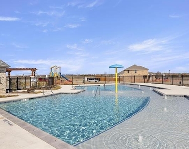 1825 Plymouth Drive - Photo Thumbnail 19