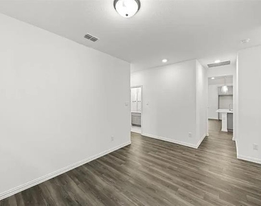 1825 Plymouth Drive - Photo Thumbnail 9