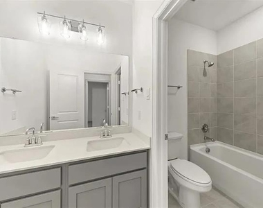 1825 Plymouth Drive - Photo Thumbnail 15