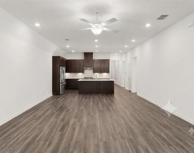 1825 Plymouth Drive - Photo Thumbnail 4