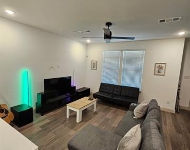 4336 Hopewell Street - Photo Thumbnail 6