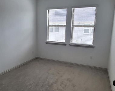 4336 Hopewell Street - Photo Thumbnail 25