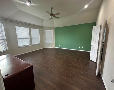2642 Calmwood Drive - Photo Thumbnail 11