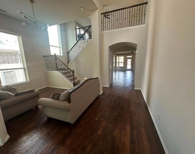 2642 Calmwood Drive - Photo Thumbnail 4