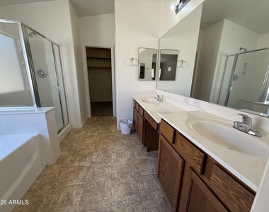 3346 S 256th Drive - Photo Thumbnail 9