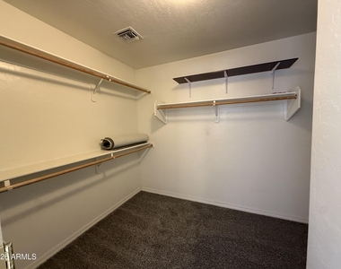 3346 S 256th Drive - Photo Thumbnail 11