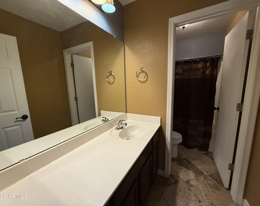 3346 S 256th Drive - Photo Thumbnail 17