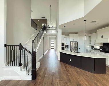 10678 Grayhead Drive - Photo Thumbnail 4