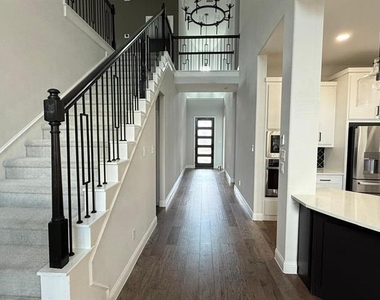 10678 Grayhead Drive - Photo Thumbnail 5
