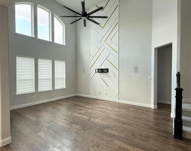 10678 Grayhead Drive - Photo Thumbnail 7