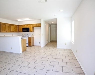 1708 S Waco Street - Photo Thumbnail 14