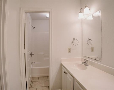 1708 S Waco Street - Photo Thumbnail 24