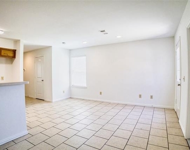 1708 S Waco Street - Photo Thumbnail 17