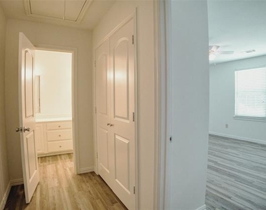1708 S Waco Street - Photo Thumbnail 23