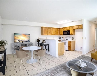 1708 S Waco Street - Photo Thumbnail 11