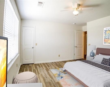 1708 S Waco Street - Photo Thumbnail 21
