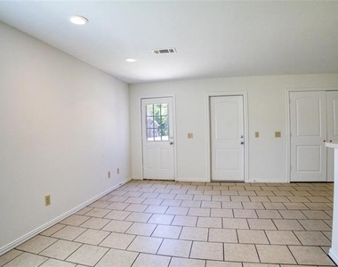 1708 S Waco Street - Photo Thumbnail 16