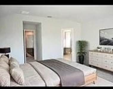 1012 Portina Drive - Photo Thumbnail 3
