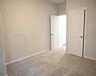 1012 Portina Drive - Photo Thumbnail 20