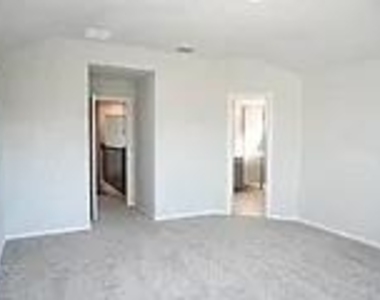 1012 Portina Drive - Photo Thumbnail 15