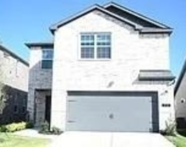 1012 Portina Drive - Photo Thumbnail 4