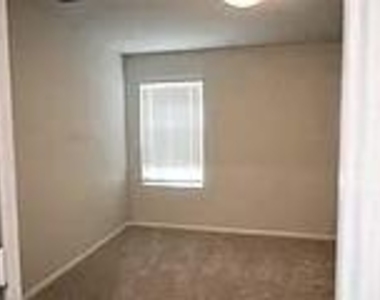 1012 Portina Drive - Photo Thumbnail 14