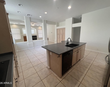 9506 E Mohawk Lane - Photo Thumbnail 17