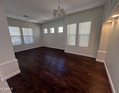 9506 E Mohawk Lane - Photo Thumbnail 4