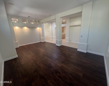9506 E Mohawk Lane - Photo Thumbnail 6