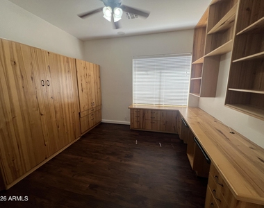 9506 E Mohawk Lane - Photo Thumbnail 9