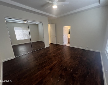 9506 E Mohawk Lane - Photo Thumbnail 11