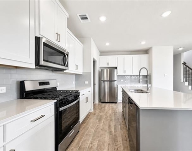 3119 Cordelia Drive - Photo Thumbnail 2