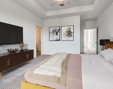 6205 Queens Path - Photo Thumbnail 6