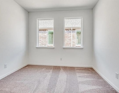 6205 Queens Path - Photo Thumbnail 20