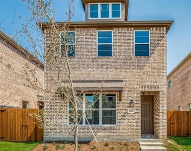 6205 Queens Path - Photo Thumbnail 3