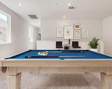 6205 Queens Path - Photo Thumbnail 5