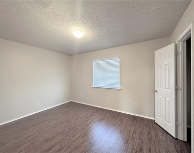 4108 Milestone Court - Photo Thumbnail 11