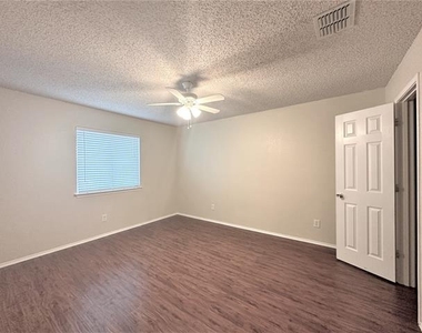 4108 Milestone Court - Photo Thumbnail 12