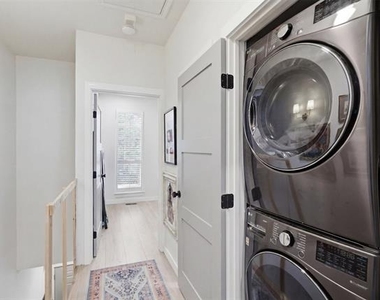 4517 Holland Avenue - Photo Thumbnail 10