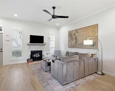 4517 Holland Avenue - Photo Thumbnail 16