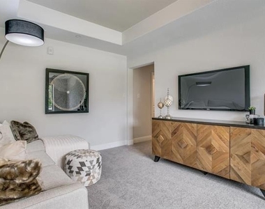 935 Ponds Edge Lane - Photo Thumbnail 21