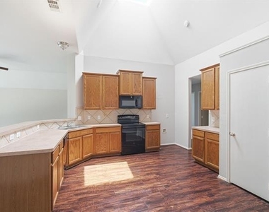 1215 Mallard Creek - Photo Thumbnail 7