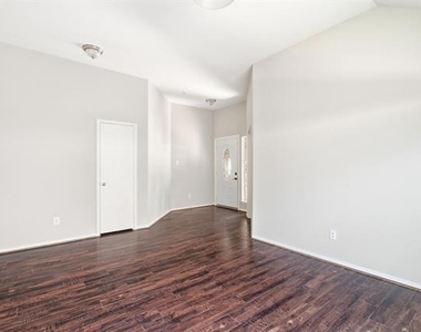 1215 Mallard Creek - Photo Thumbnail 2