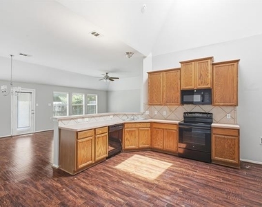 1215 Mallard Creek - Photo Thumbnail 8