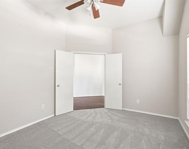 1215 Mallard Creek - Photo Thumbnail 4