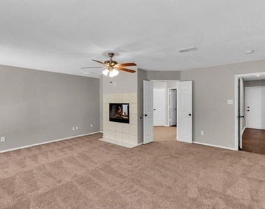 4729 Woodhaven Lane - Photo Thumbnail 25