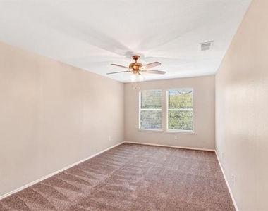 4729 Woodhaven Lane - Photo Thumbnail 33
