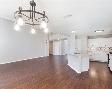 4729 Woodhaven Lane - Photo Thumbnail 17