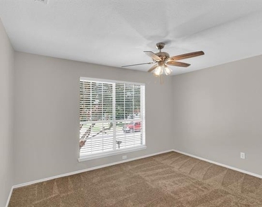 4729 Woodhaven Lane - Photo Thumbnail 31